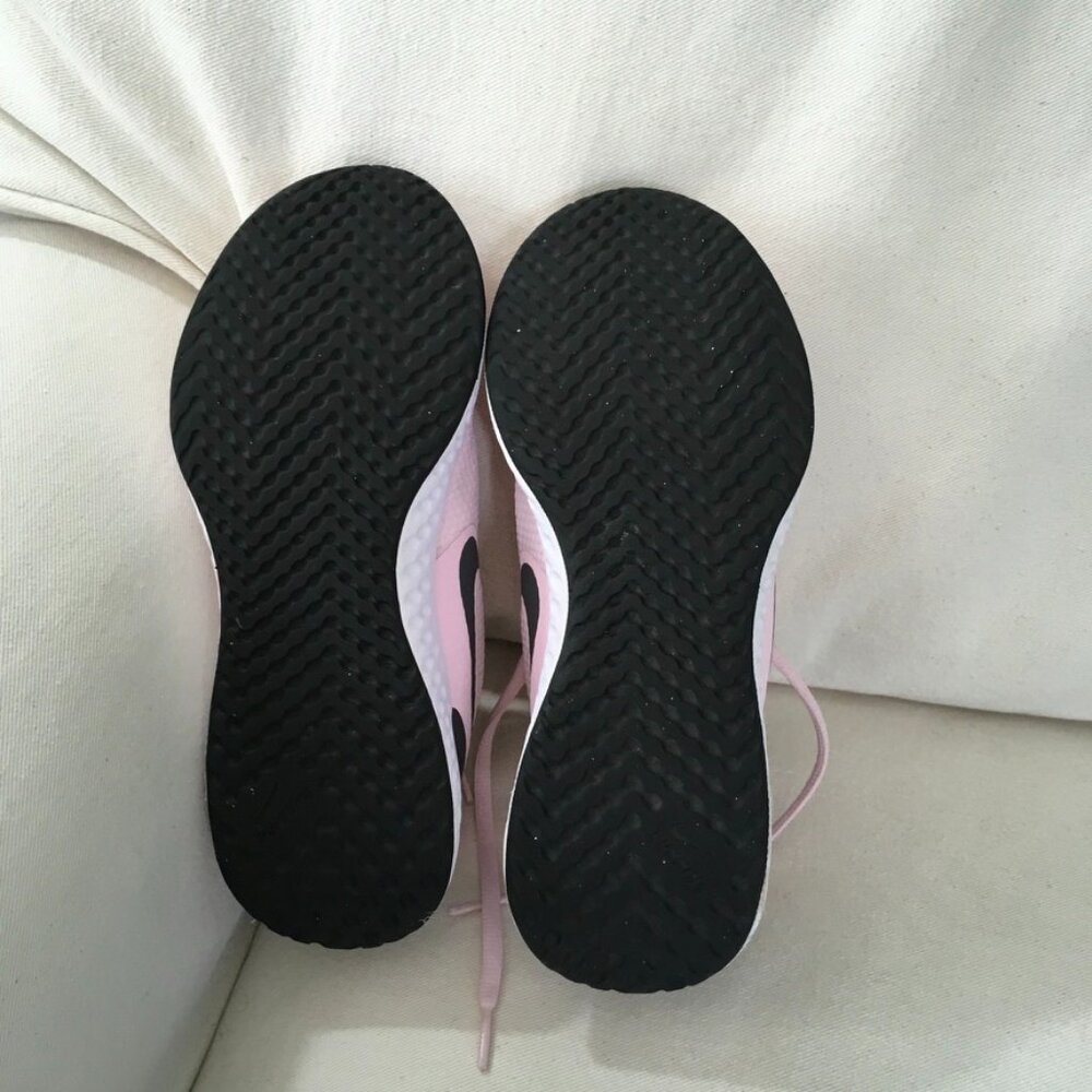 Nike Revolution Girls Pink/Gray Running Sneakers Sz 4Y - Picture 6 of 6